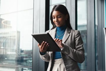 Lady on tablet